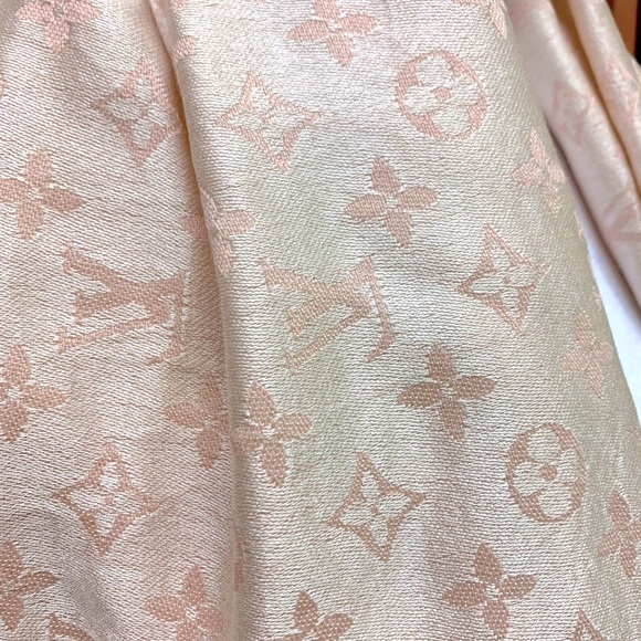 Auth Louis Vuitton Rose Pink Cream Monogram Denim Shawl Silk Wool Wrap Preloved - Picture 15 of 16